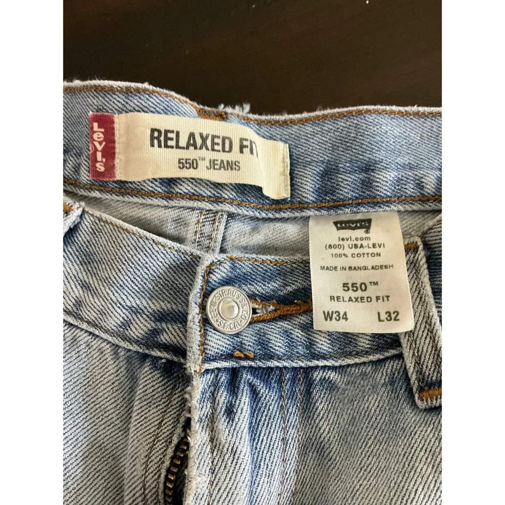 Levis 550 Jeans Men's 34 Relaxed Fit Jeans Light‎ Wash Denim Distressed